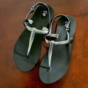 Third Oak Sandals size 8